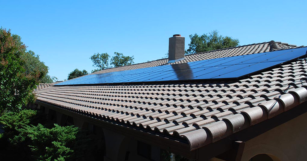SIG Placerville solar install on tile roof